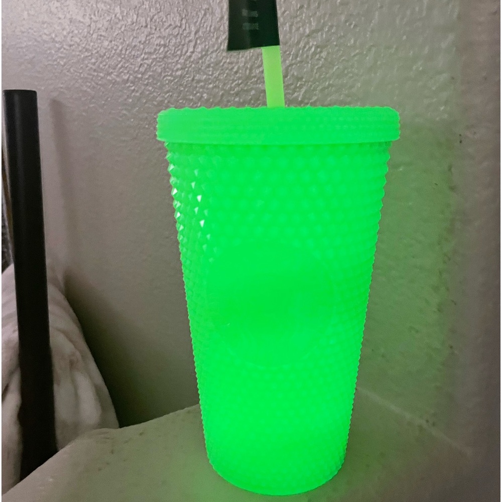 New Starbucks Glow in the dark cup